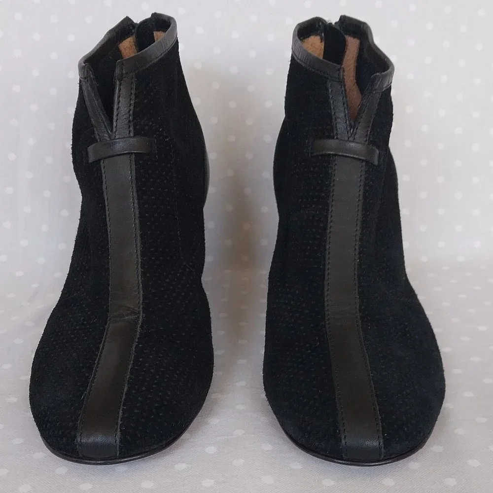 Aquatalia by Marvin K. Xcellent Black Perforated Suede  * Leather Ankle Bootie